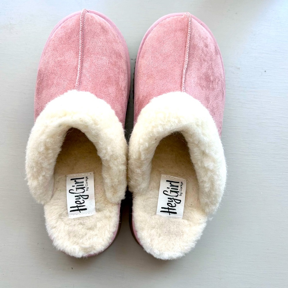 Corkys Cuddle Up Slipper Shoes Blush Faux Suede size 11